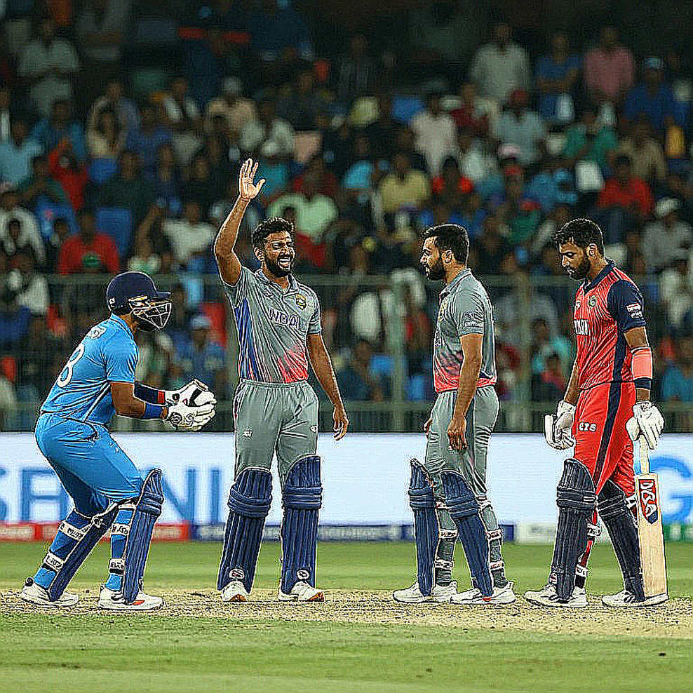 রাওয়ালপিন্ডির পাঁচ দিন ও নাহিদ রানার কাঁধ: বাংলাদেশের টেস্ট ছন্দের ভেতরের হিসাব