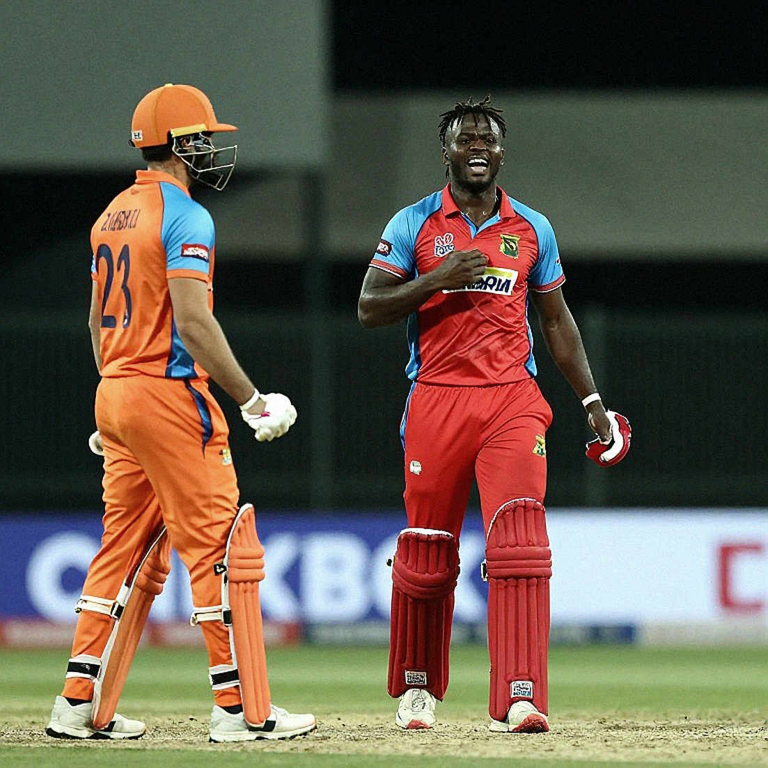খালি লেজার: ক্রিকেটে ব্লকচেইনের প্রতিশ্রুতি, রেফারির খাতা আর যাচাইয়ের ফাঁক