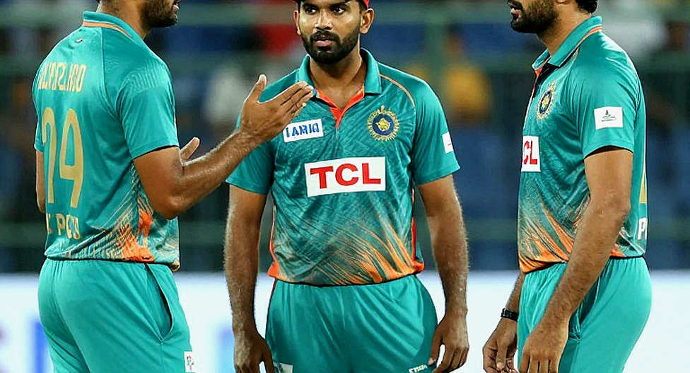 ব্রাইডন কার্স: এক রাত, দুই রায়, আর ইংল্যান্ডের তিন ফরম্যাটের নির্বাচনী ফাঁক